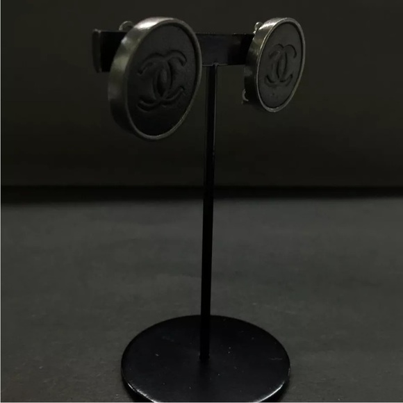 CHANEL CC Logo Black & Silver Tone Earrings - Picture 3 of 8